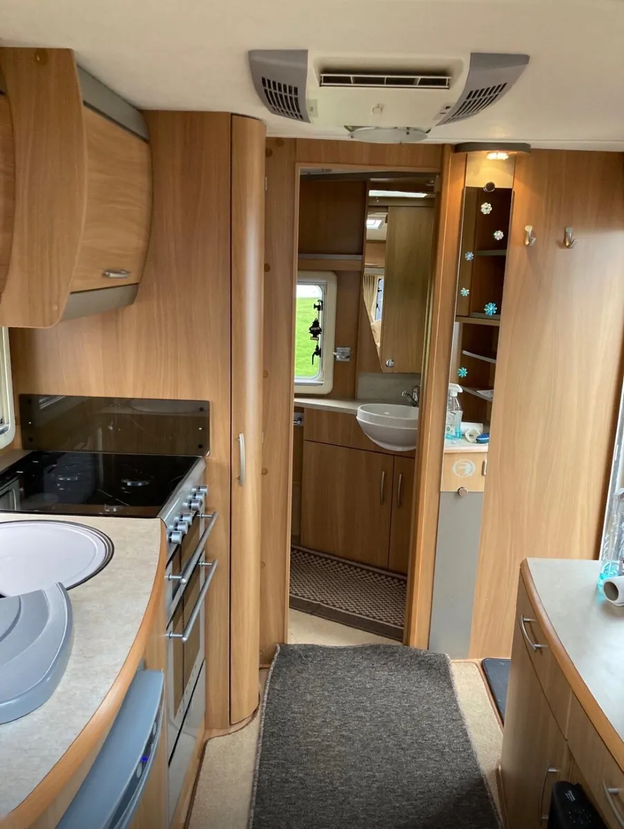 Swift Challenger 480 - Image 1