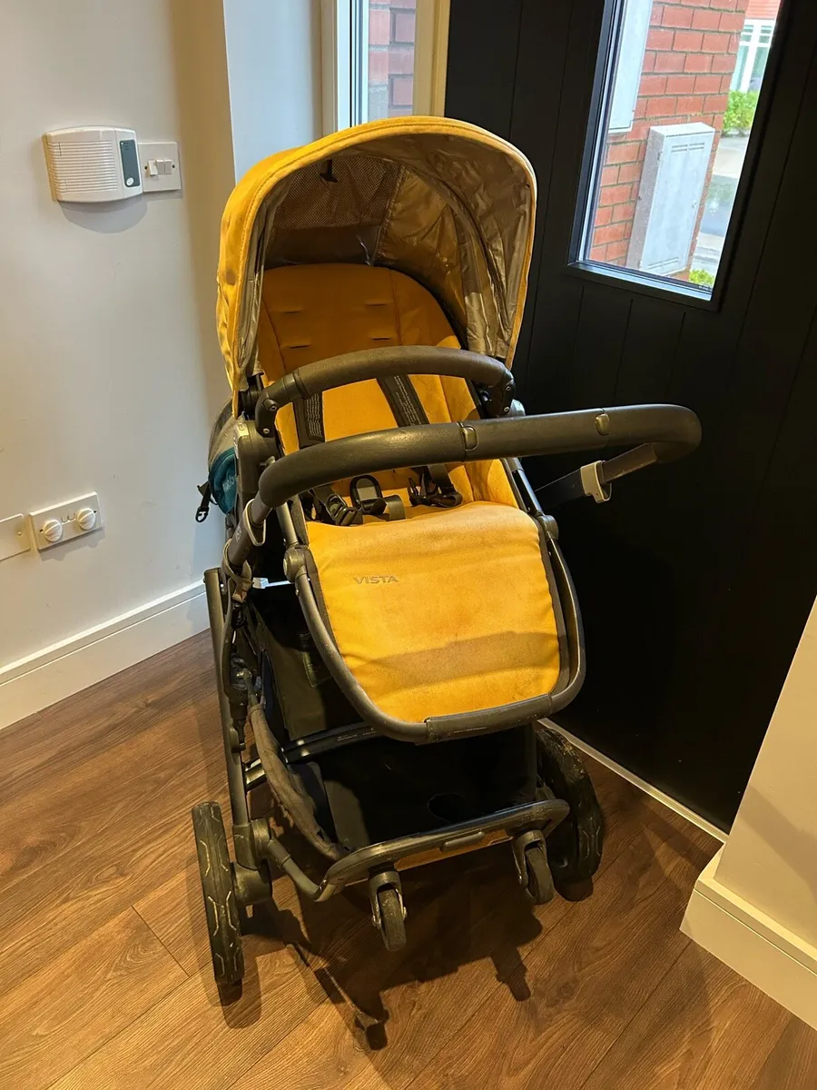 REDUCED PRICE!! Complete Uppababy Vista System - Image 2