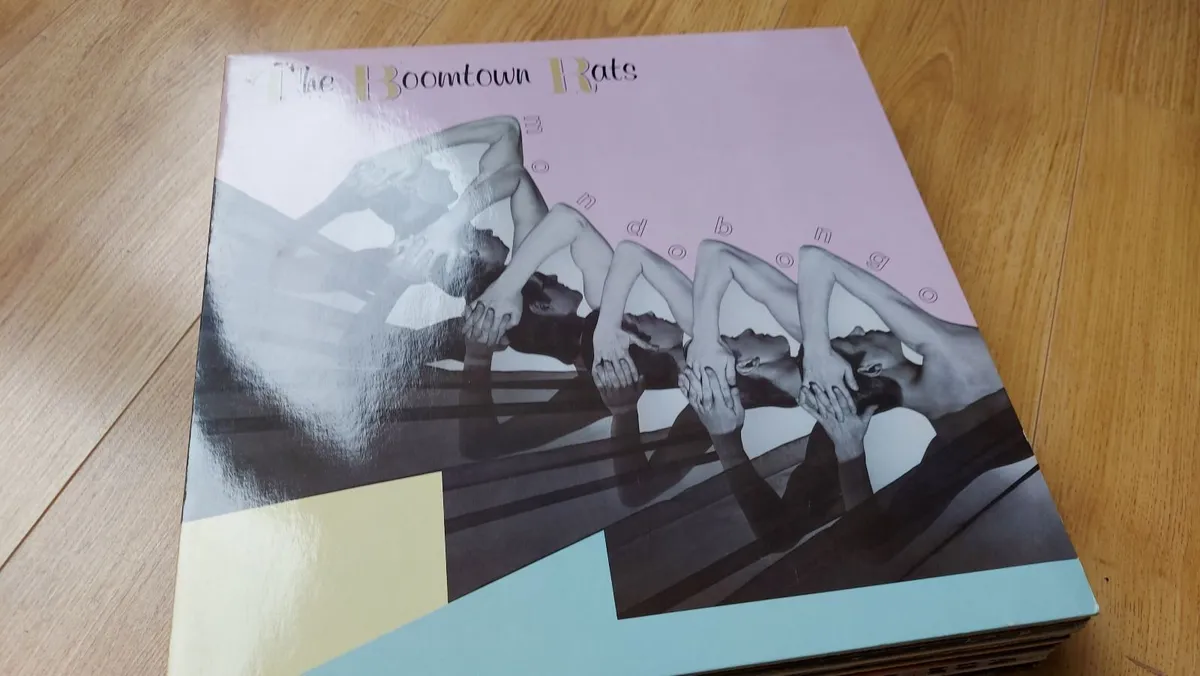 BOOMTOWN RATS - MONDO BONGO - VINYL RECORD