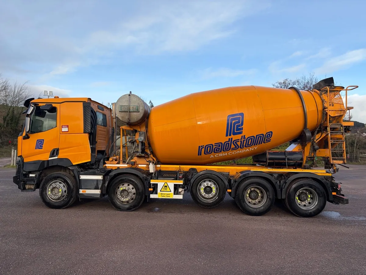 Renault C440 5-axle Lorry Mixer - Image 1
