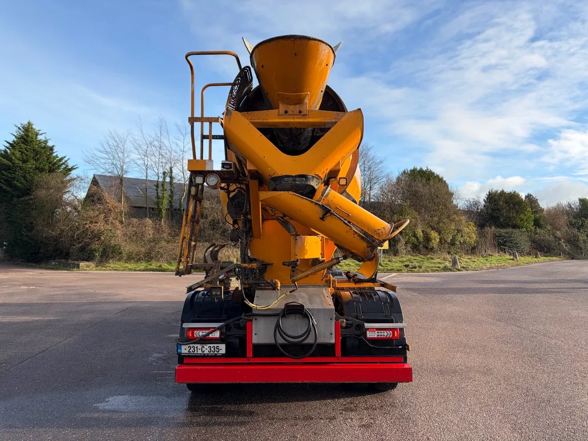 Renault C440 5-axle Lorry Mixer - Image 3