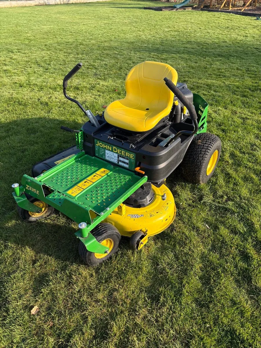 John Deere ZeroTurn Z335E - Image 1
