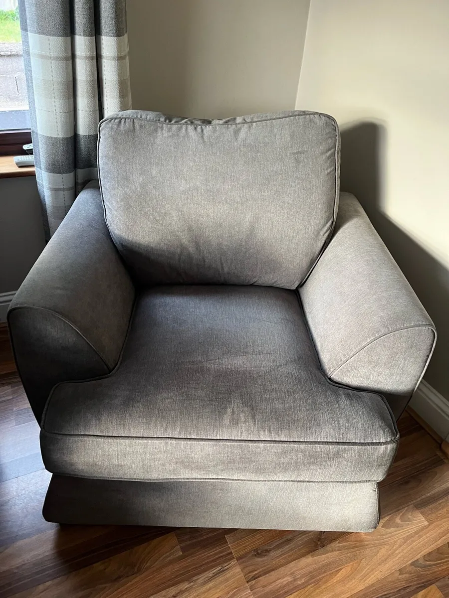 3 seater sofa & 2 armchairs - Image 3