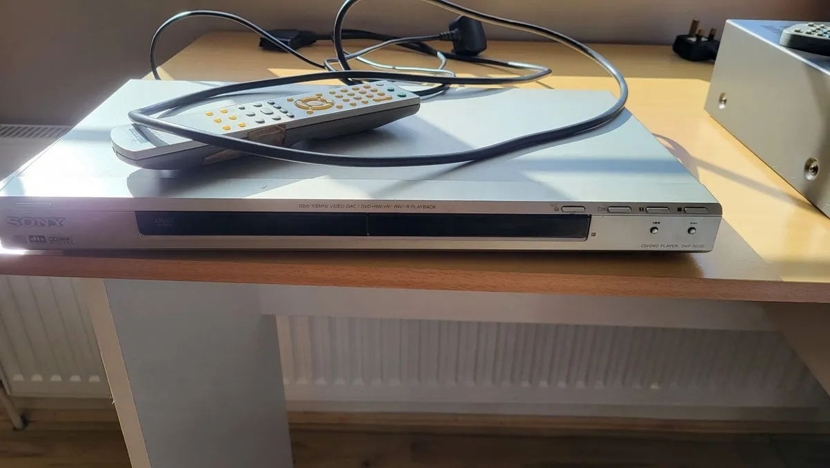 DVD PLAYER - Image 1