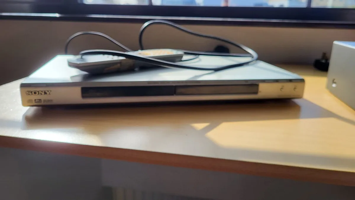 DVD PLAYER - Image 2