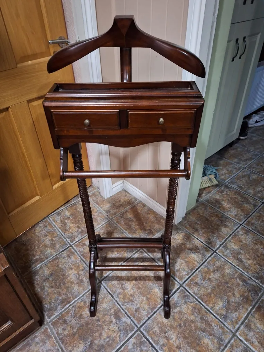 Mahogany Valet Stand - Image 1
