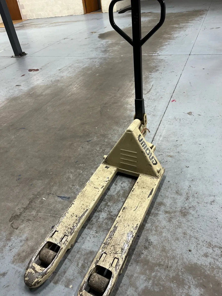 2 pallet trucks - Image 2
