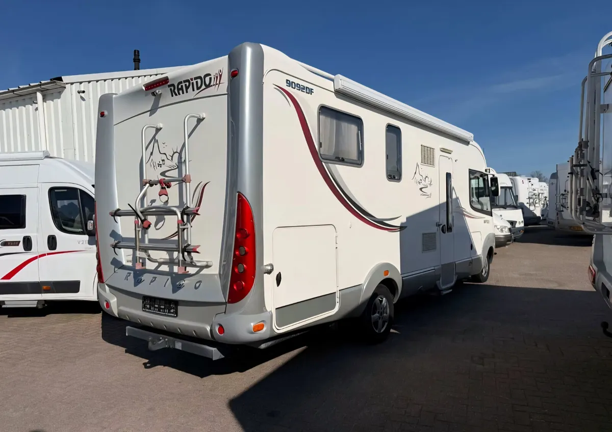 2011 RAPIDO 9092DF ISLAND BED A-CLASS 👀 - Image 3