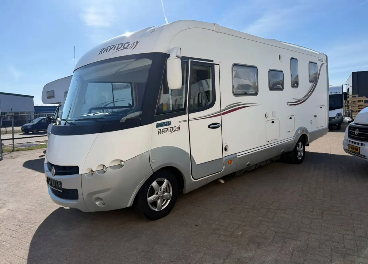 2011 RAPIDO 9092DF ISLAND BED A-CLASS 👀 - Image 2
