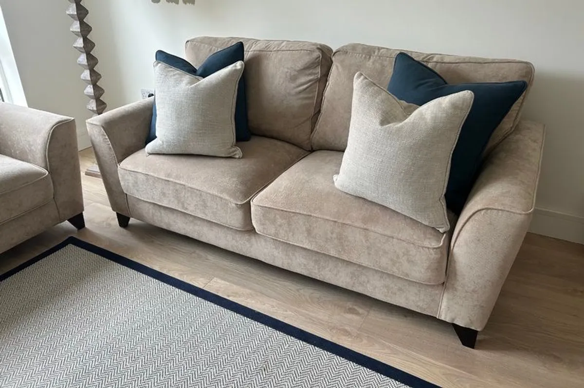 2 x 3 seater sofas - Image 2