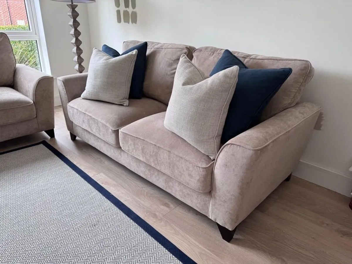 2 x 3 seater sofas - Image 3