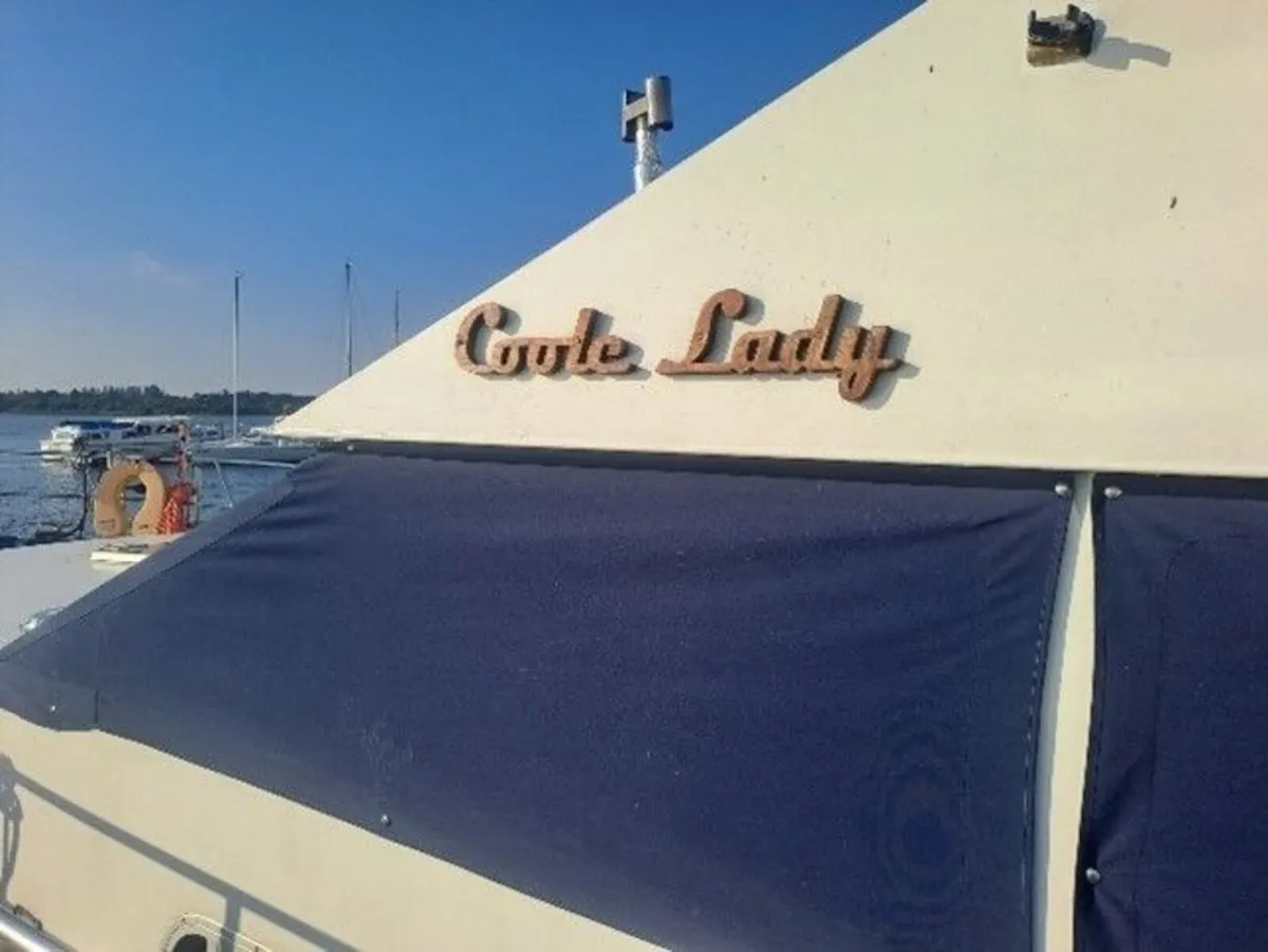 Waverunner 38 (1996) – 3 cabins/Family Cruiser - Image 2