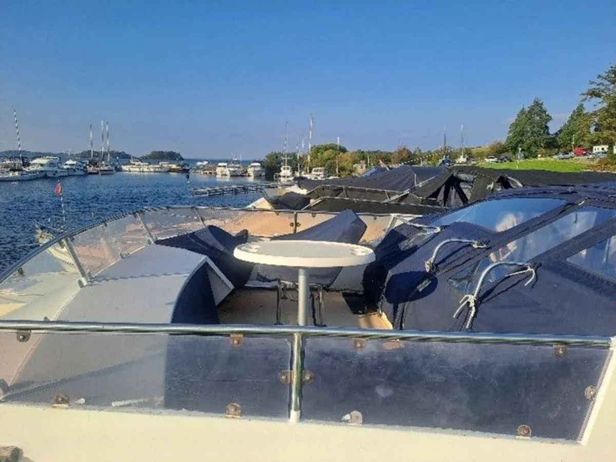 Waverunner 38 (1996) – 3 cabins/Family Cruiser - Image 3