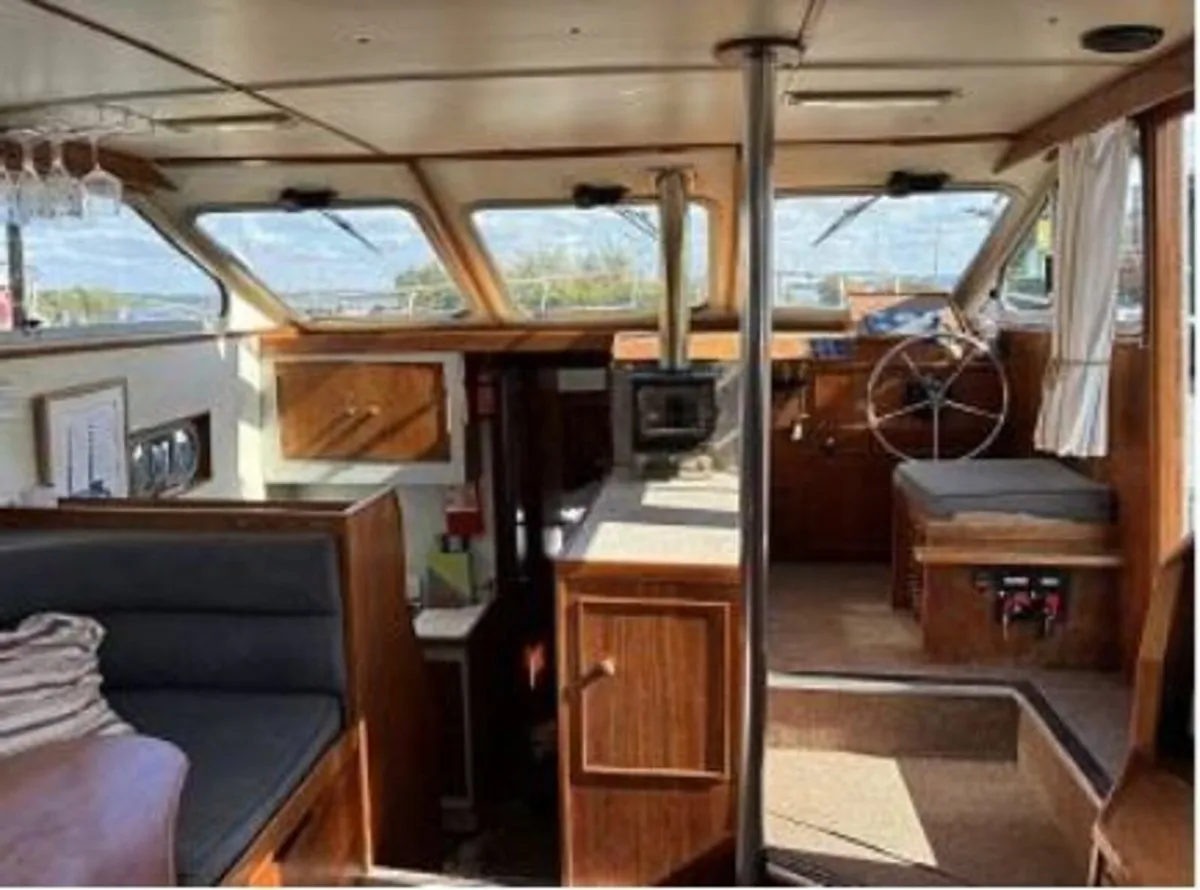 Waverunner 38 (1996) – 3 cabins/Family Cruiser - Image 4