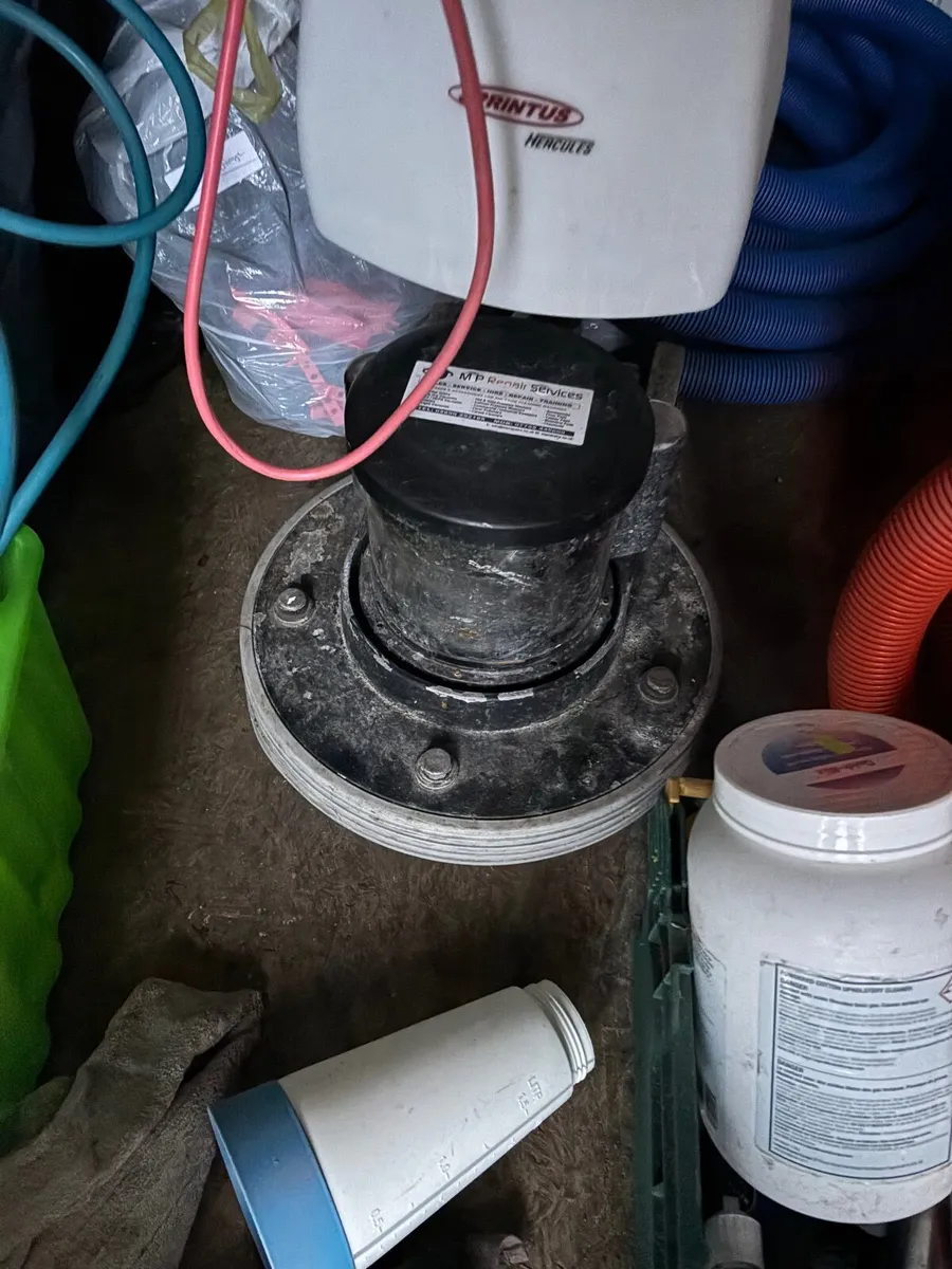 Rotary floor scrubber - Image 2