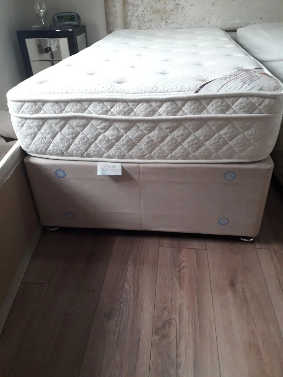 Single bed - Image 1