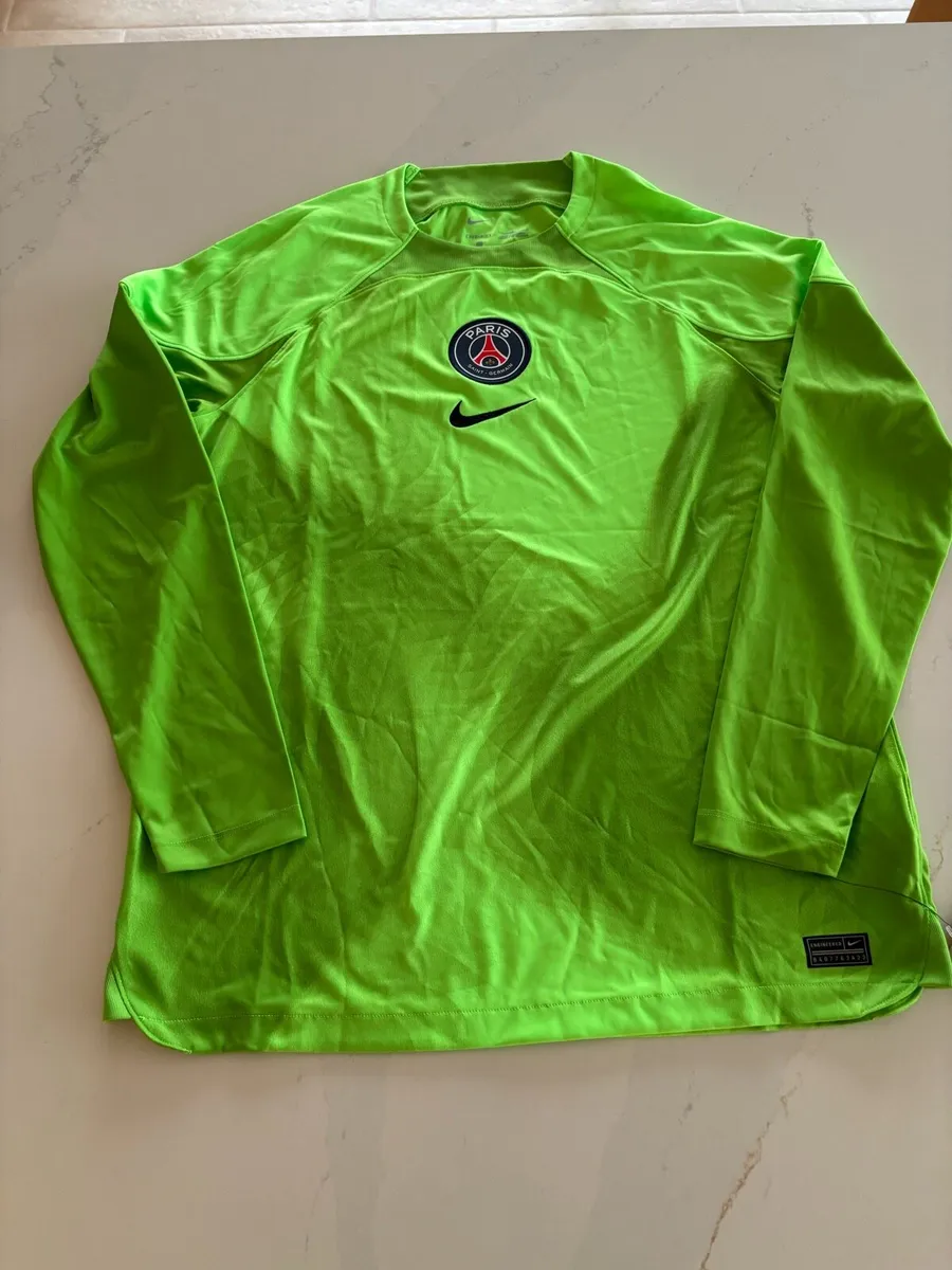 PSG Goalkeeper Jersey 2022 - Image 1