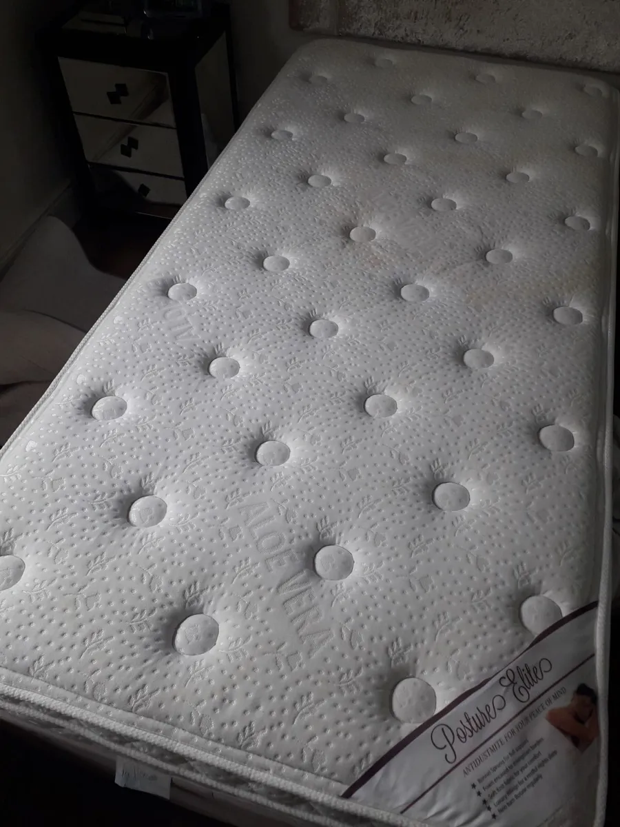 Single bed - Image 2