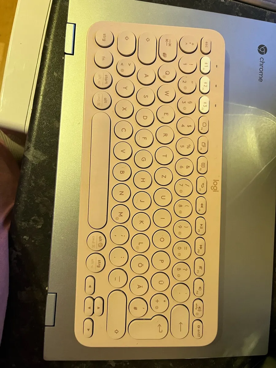 Logi Wireless Keyboard Bluetooth - German Keyboard - Image 1