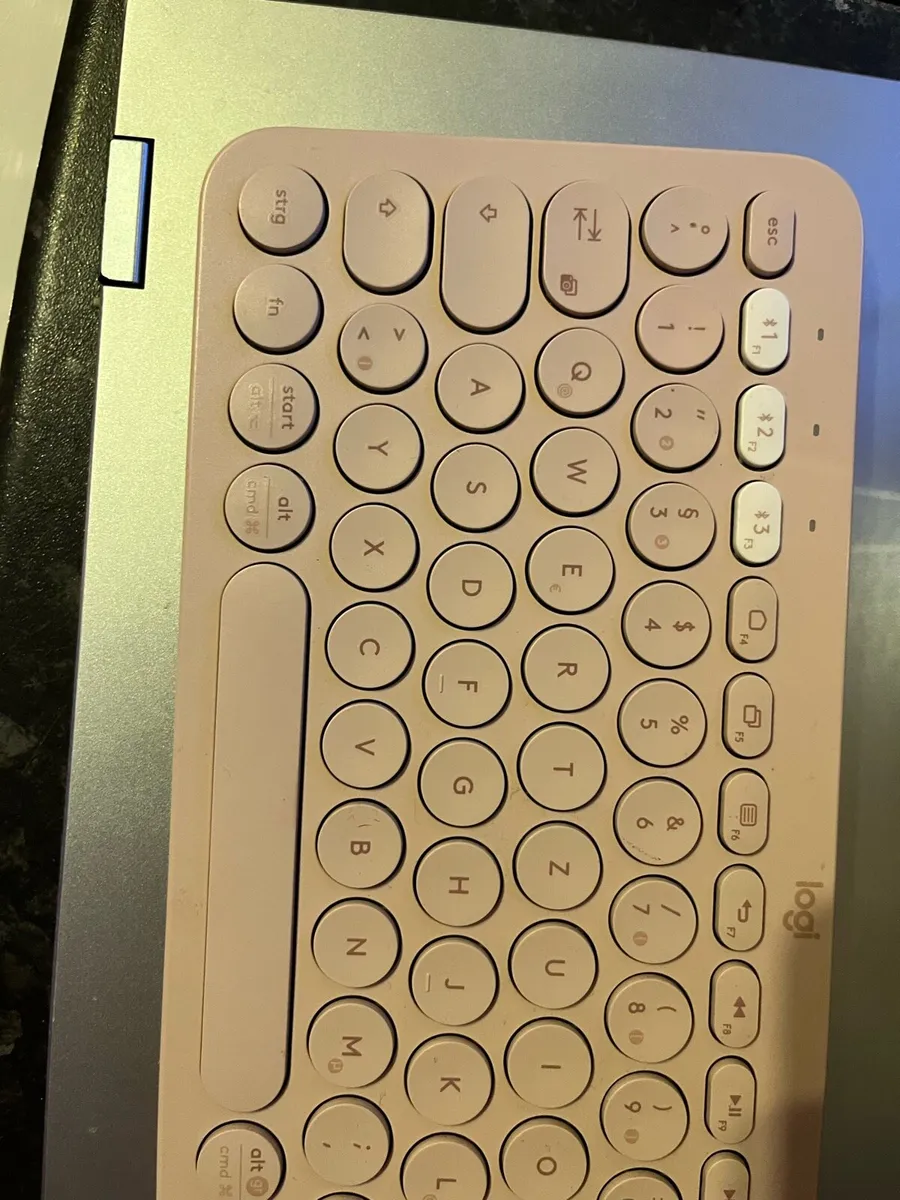 Logi Wireless Keyboard Bluetooth - German Keyboard - Image 3