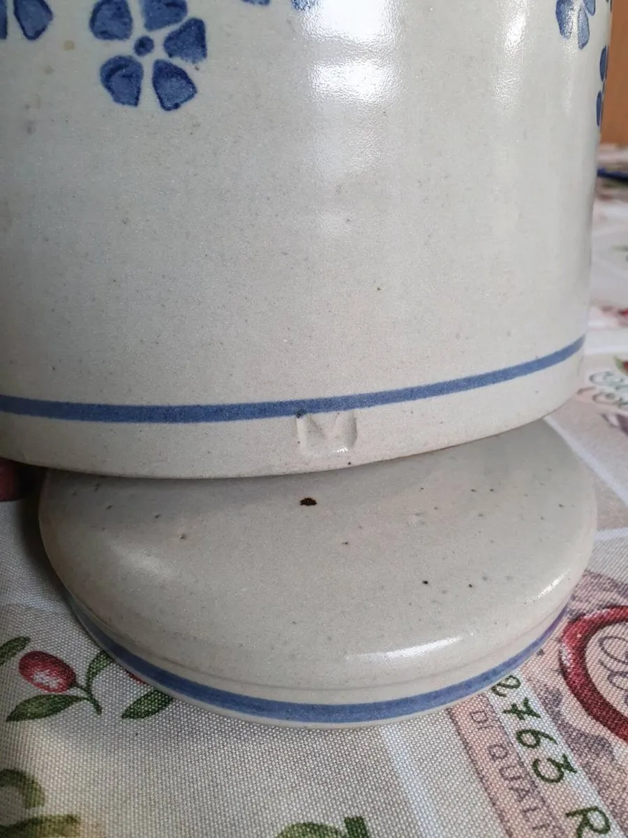 Early  nicholas mosse cookie  jar - Image 3