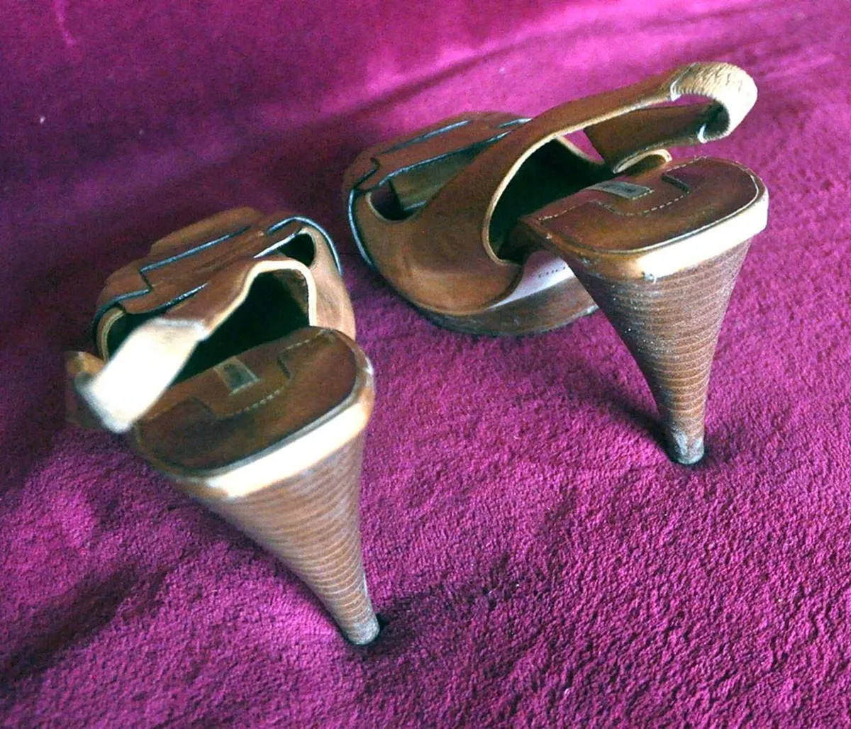 Max Studio High heels, Size 6 US, Vintage - Image 4