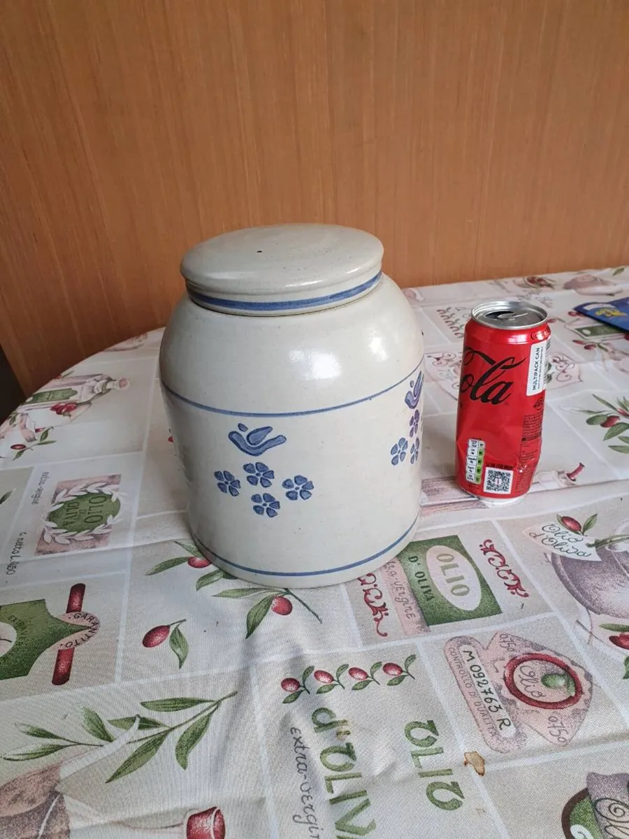 Early  nicholas mosse cookie  jar - Image 1