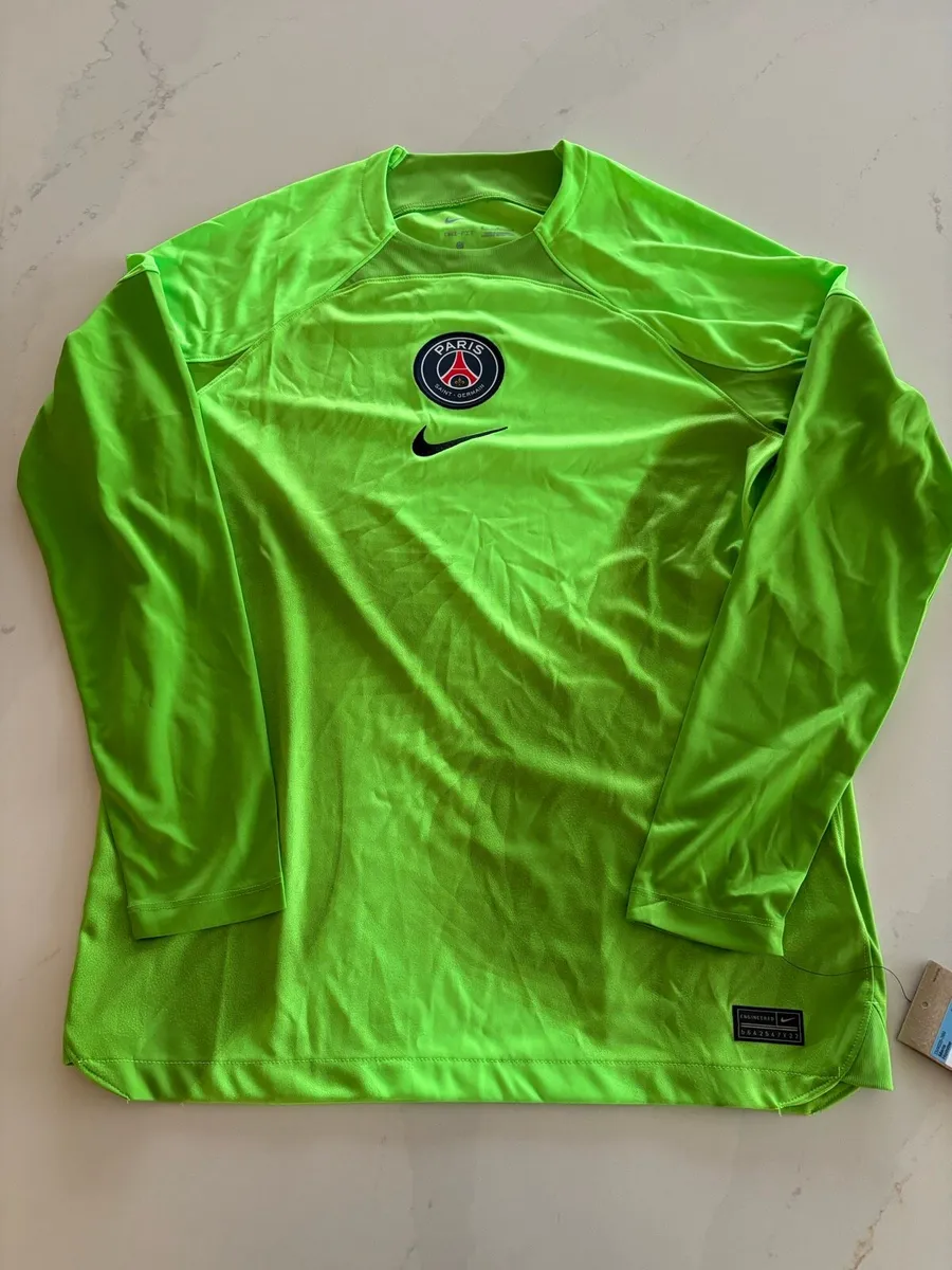 PSG Goalkeeper Jersey 2022 - Image 1
