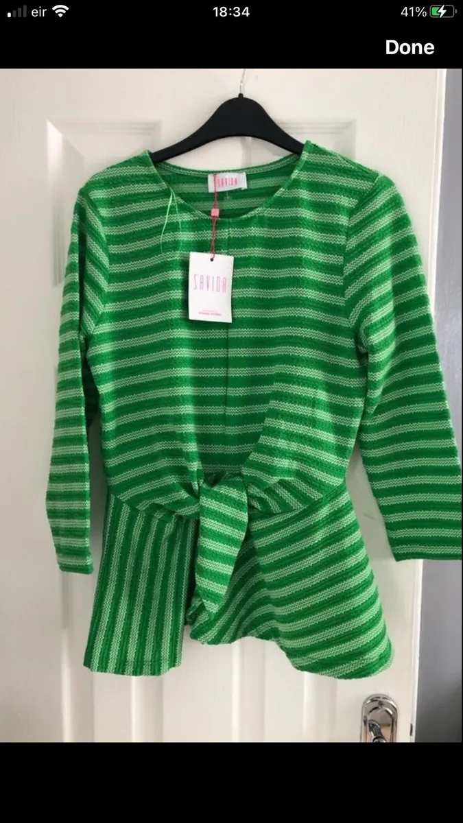 Ladies BNWT top size M €10 - Image 2