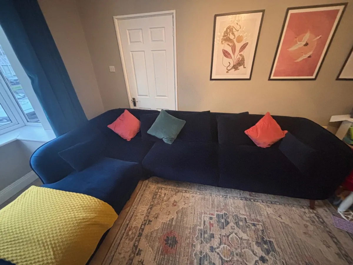 L Shape Couch- Excellent Condition - Image 4