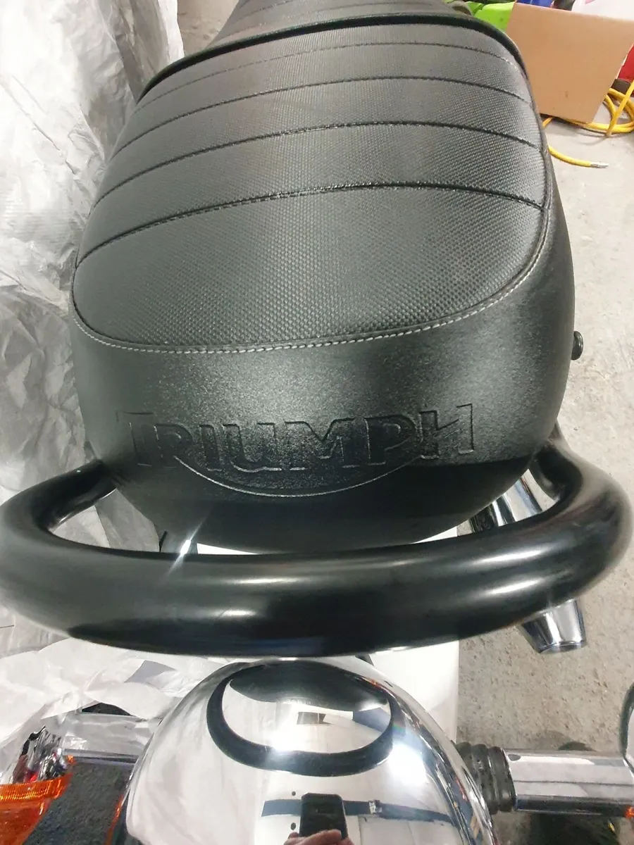 2014 Triumph  bonneville 850 - Image 2