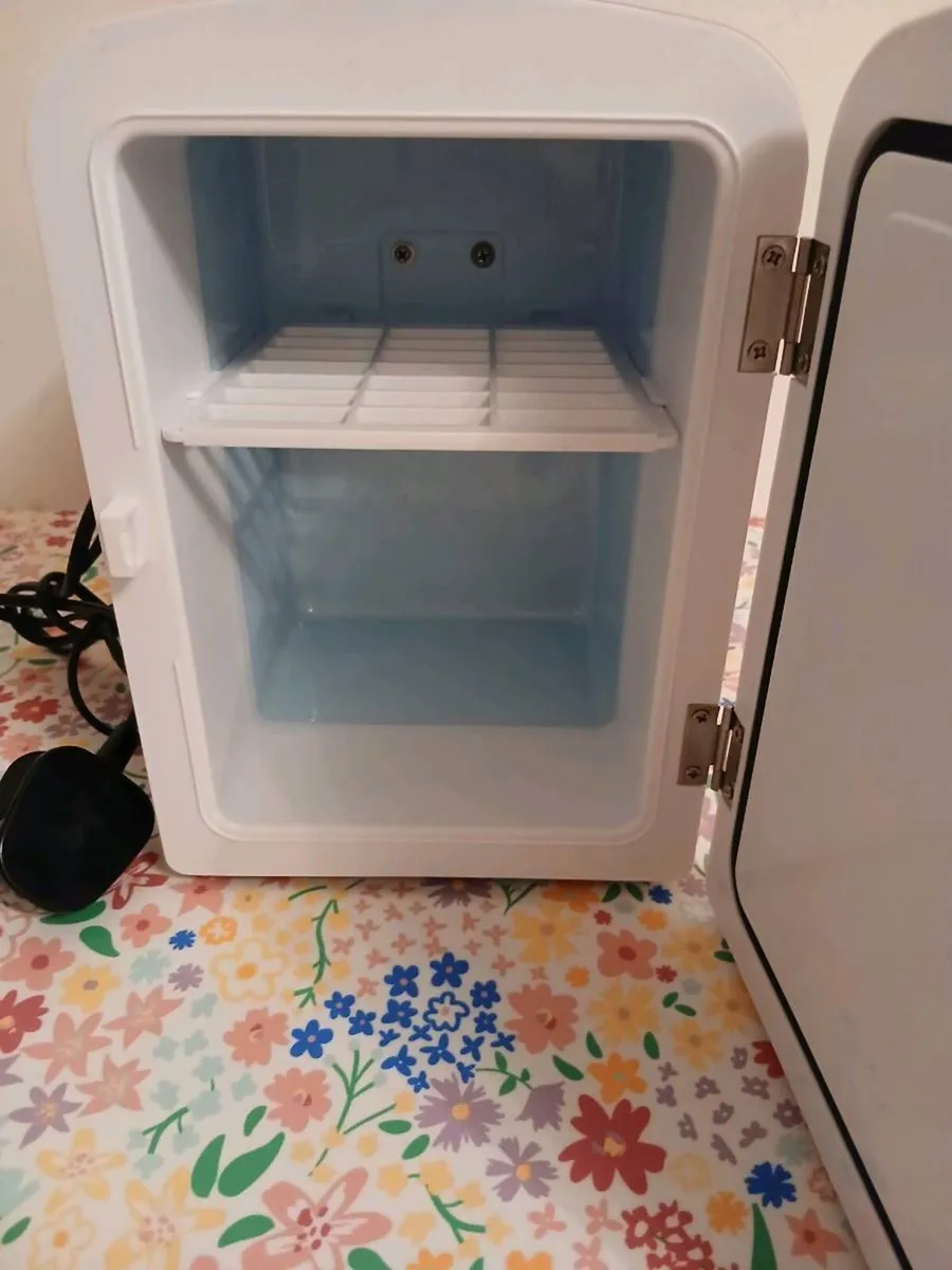 Coca-Cola Mini Fridge & Bluetooth Speaker - Image 4