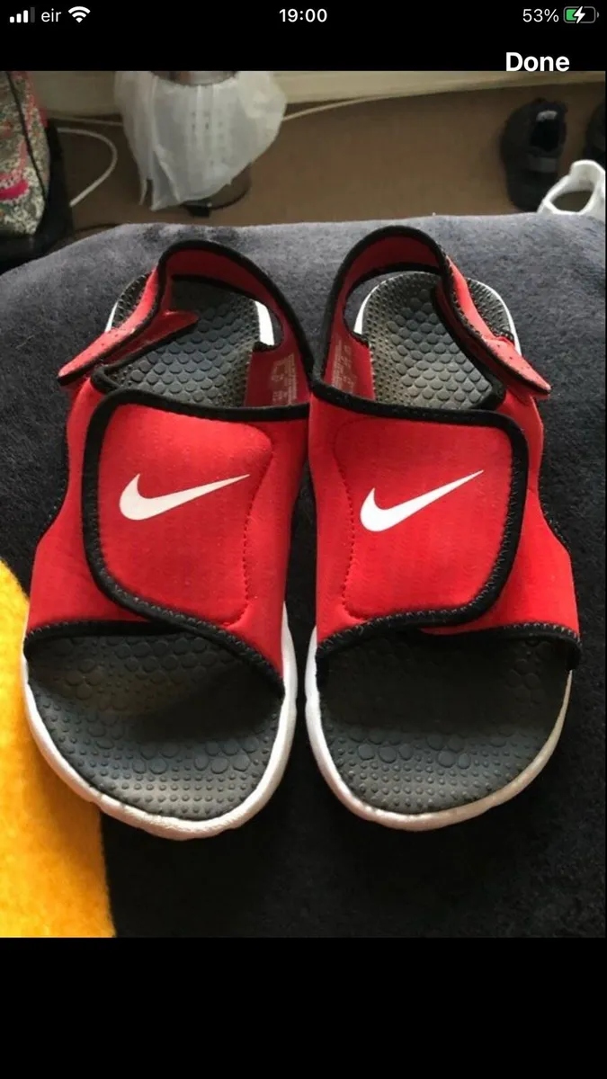Boys Nike sandals size 4.5 €10 - Image 1