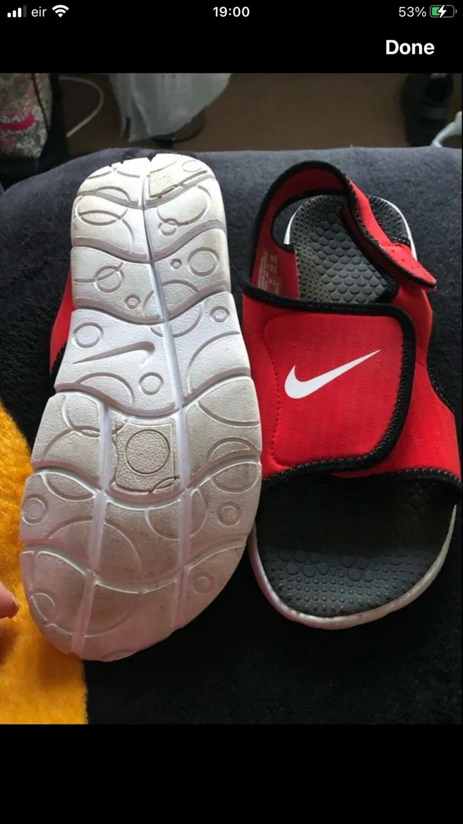 Boys Nike sandals size 4.5 €10 - Image 2