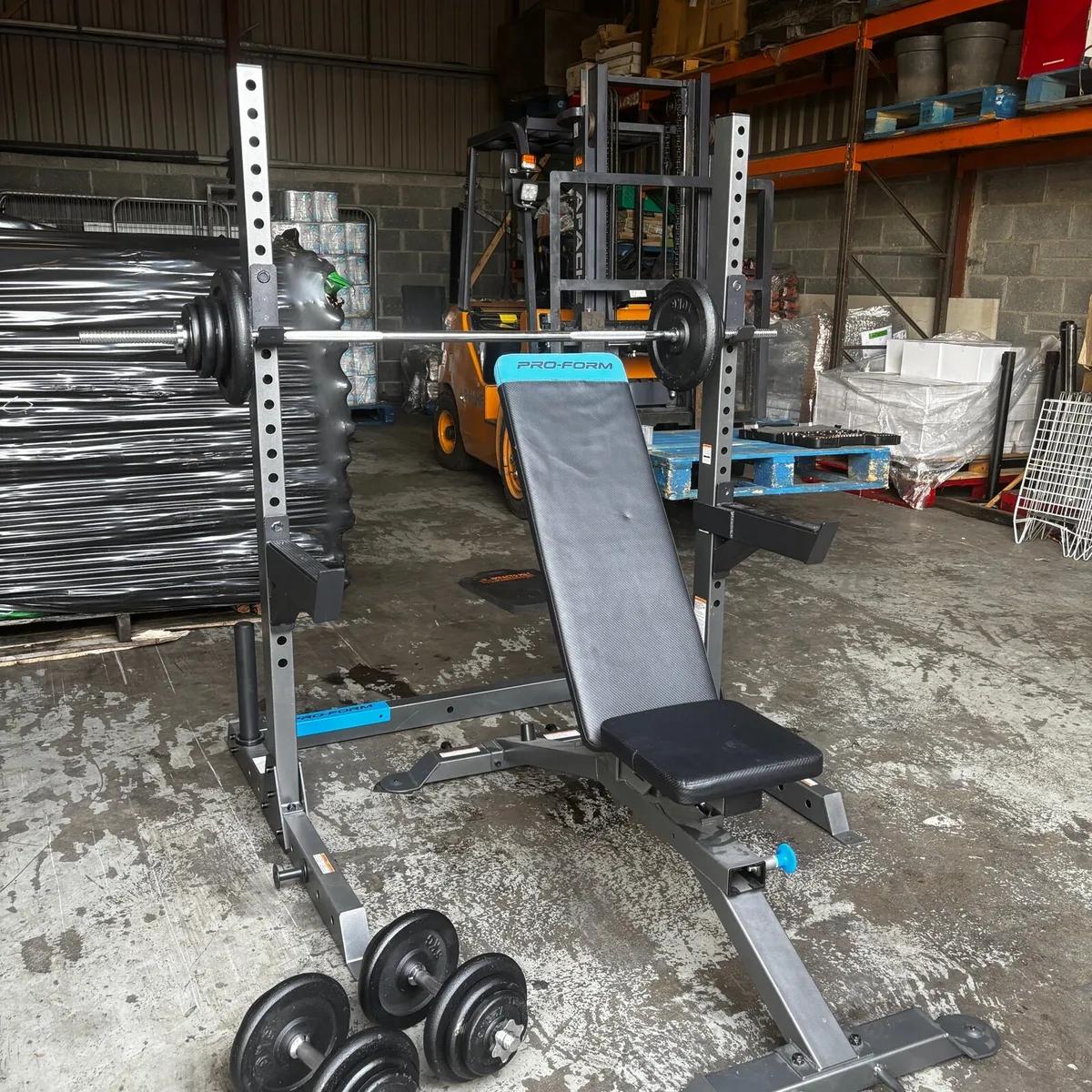 Gym bench and rack - Image 1