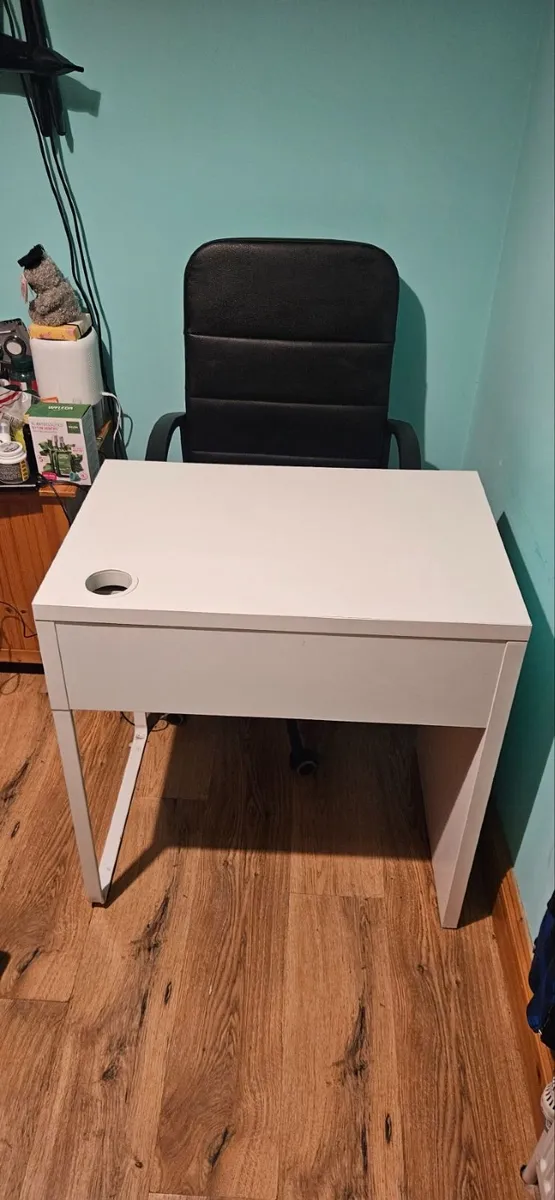 Desk and Office chair - Image 1