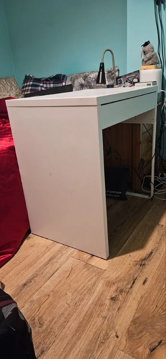 Desk and Office chair - Image 4