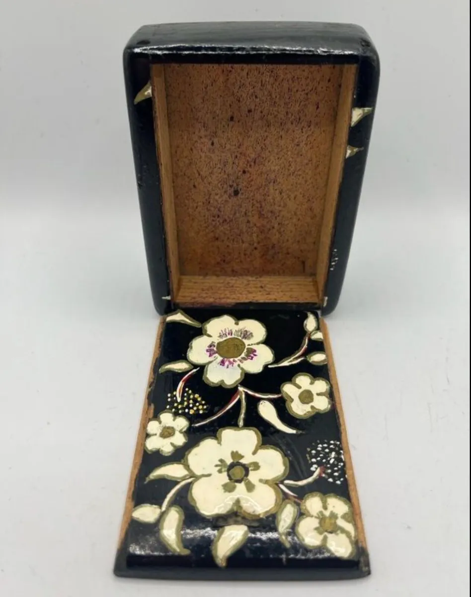 Vintage hand painted trinket box - Image 1