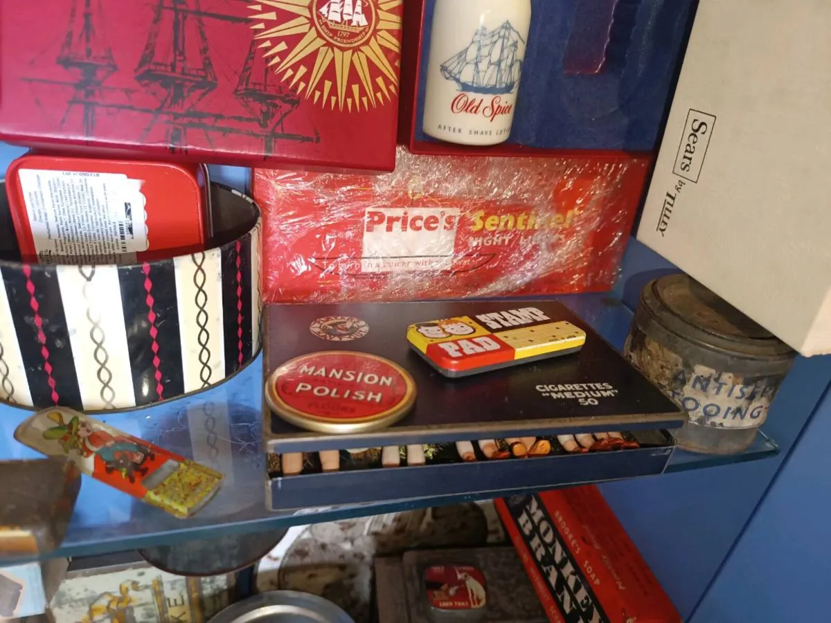 Old Tins - Image 4