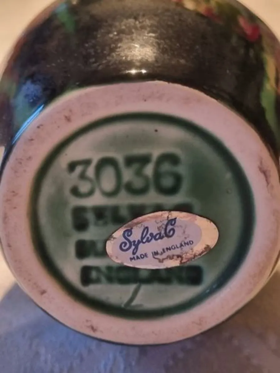 Vintage Sylvac Green Vase - Image 3