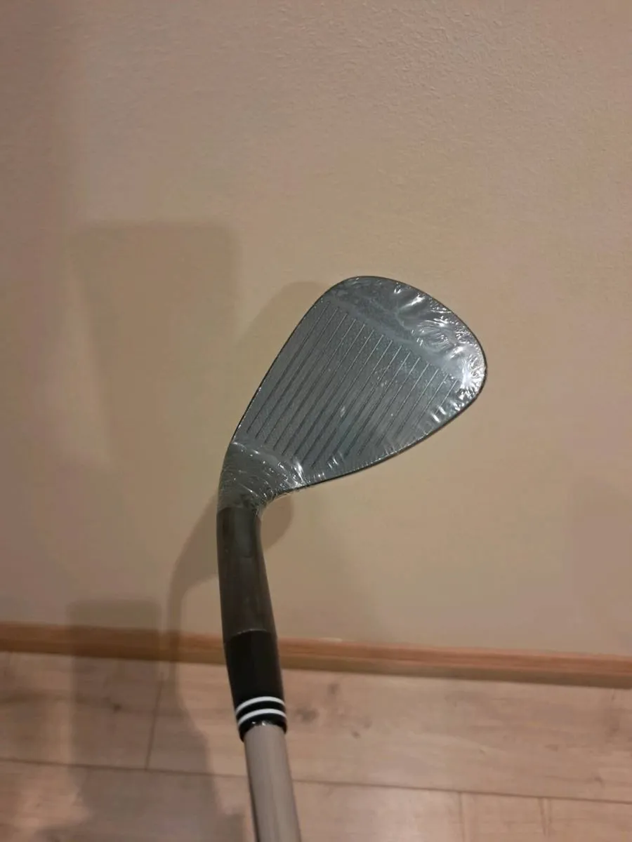Brand new 52 degree wedge - Image 2