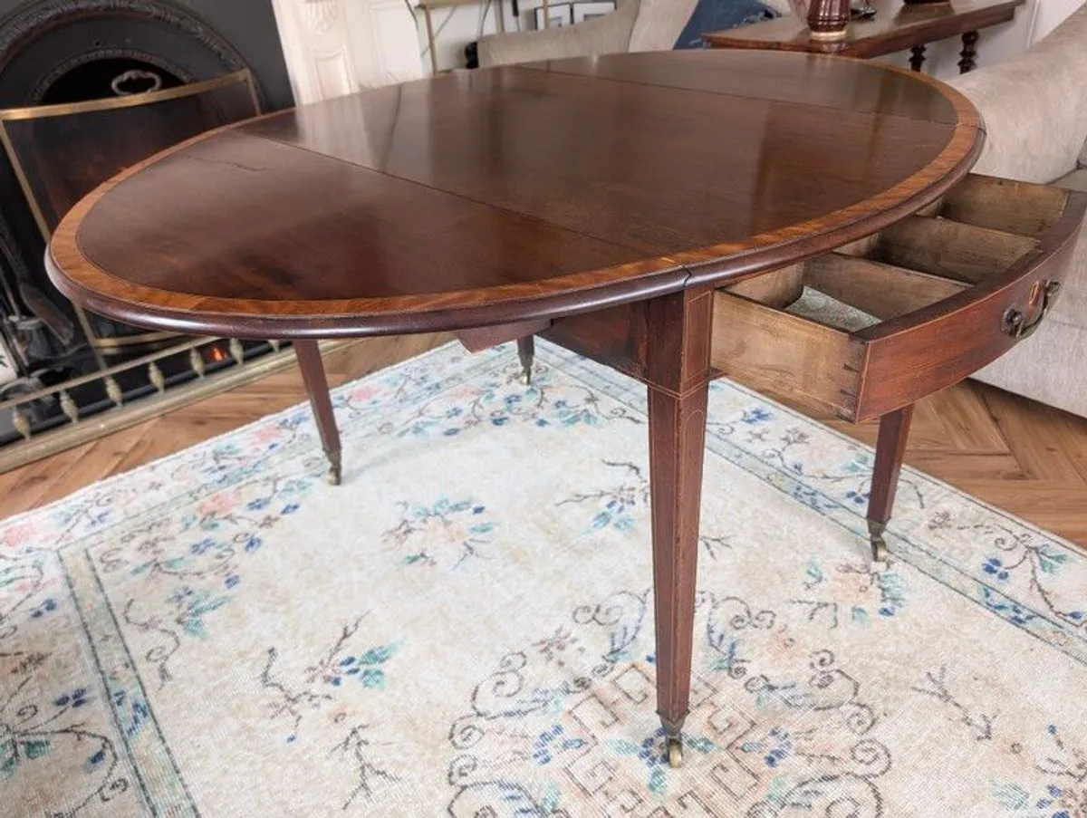 Antique Georgian Pembroke Table - Magnificent item - Image 2