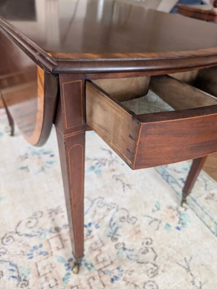 Antique Georgian Pembroke Table - Magnificent item - Image 3