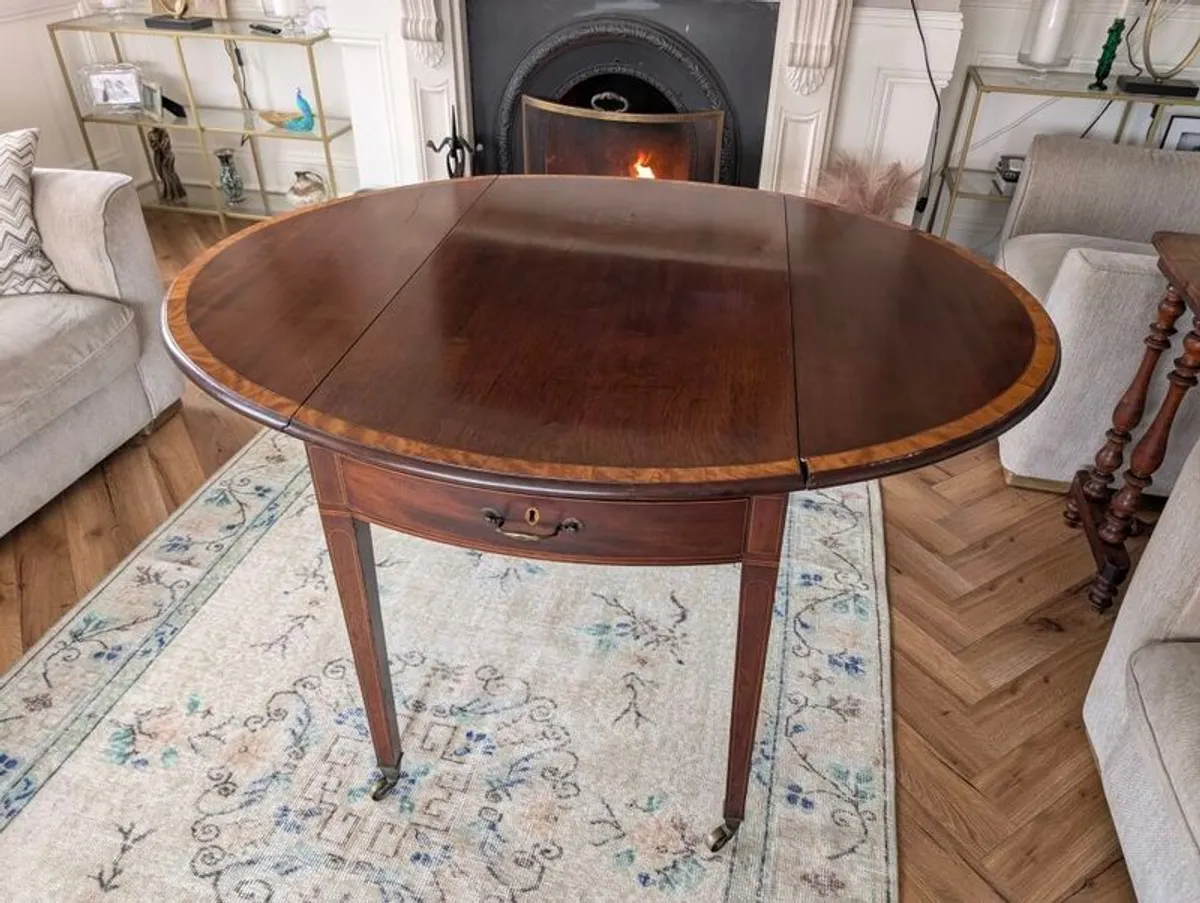 Antique Georgian Pembroke Table - Magnificent item - Image 4