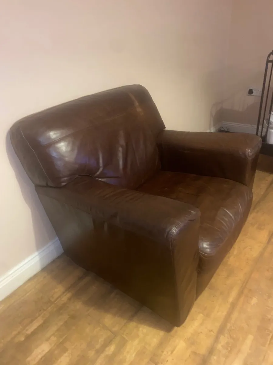 Leather armchair - Image 1