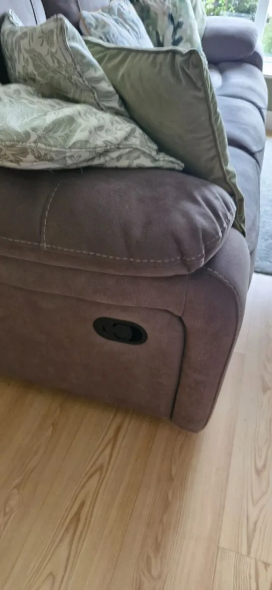 3 seater Sofa recliner - Image 3