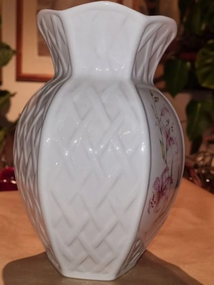 Belleek Vase - Image 3