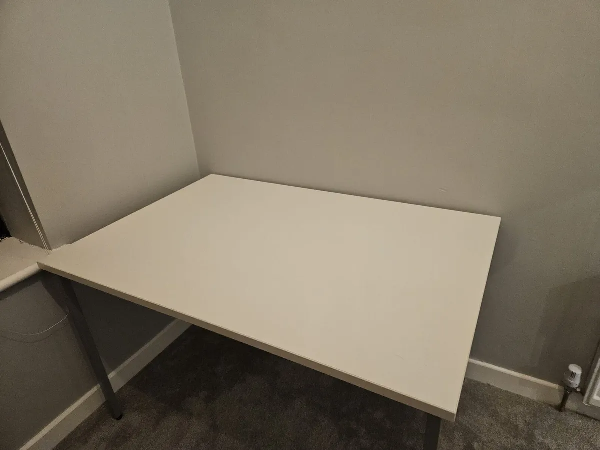 Office desk - Image 1