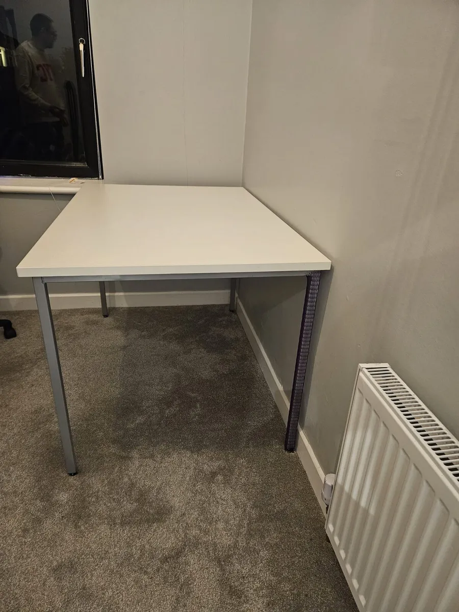 Office desk - Image 3