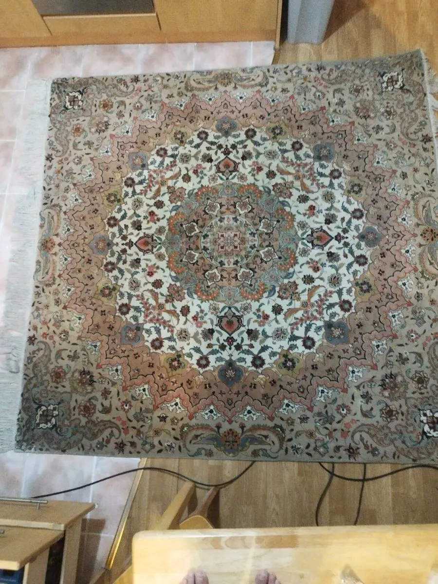 Persian rug - Image 1